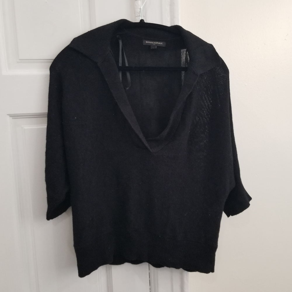Collared light weight short sleeve black sweater